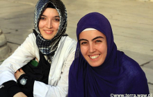 Dziewczyny w Błękitnym meczecie w Stambule